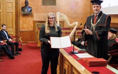 Študentka Maja Kosmač prejela rektorjevo priznanje za študijske dosežke